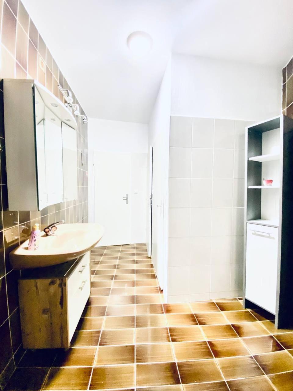 Spacious 4-bedroom For Big Groups Apartment